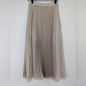 Pleated midi skirt